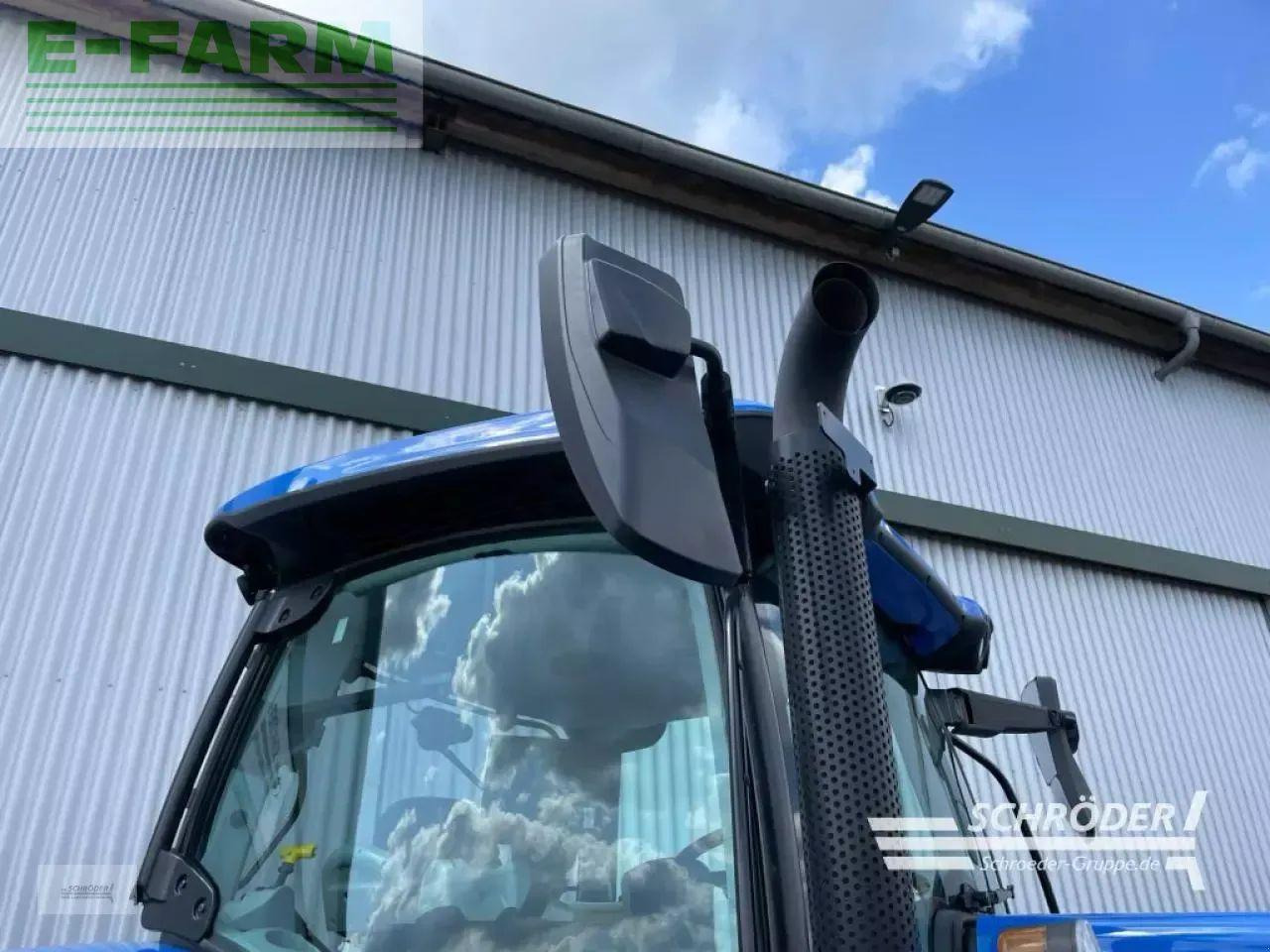 New Holland t 7.210 - Tracteur agricole: photos 3 New Holland t 7.210 - Tracteur agricole: photos 3