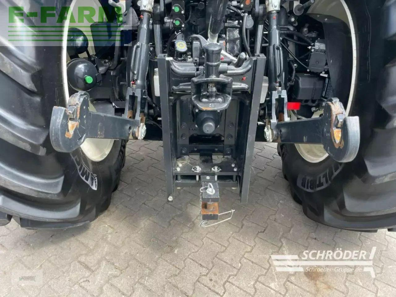 New Holland t 7.210 - Tracteur agricole: photos 2 New Holland t 7.210 - Tracteur agricole: photos 2