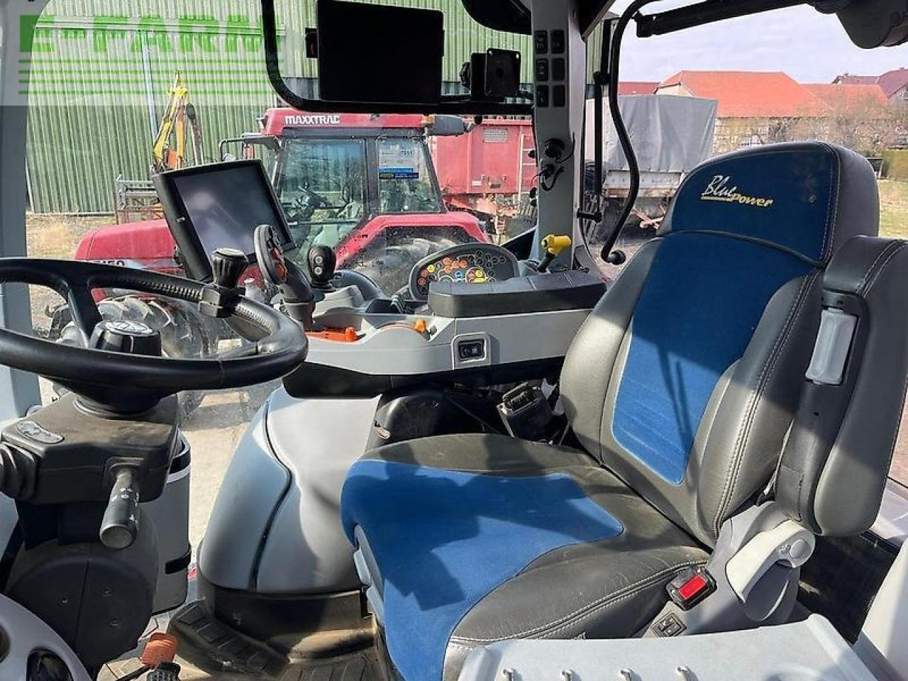 New Holland t 7.210 ac traktor stufenlos blue power auto command - Tracteur agricole: photos 3 New Holland t 7.210 ac traktor stufenlos blue power auto command - Tracteur agricole: photos 3