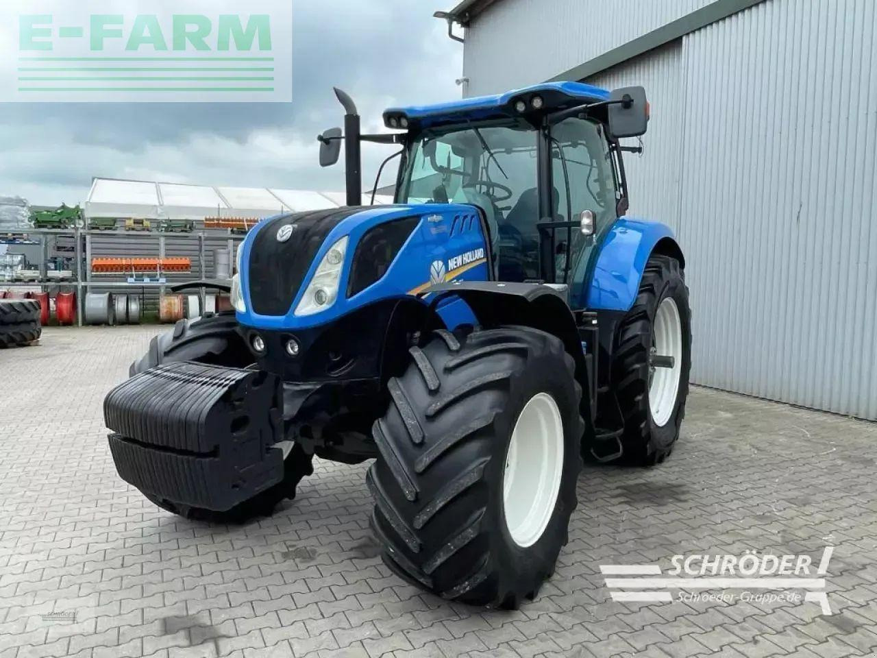 New Holland t 7.270 autocommand - Tracteur agricole: photos 5 New Holland t 7.270 autocommand - Tracteur agricole: photos 5