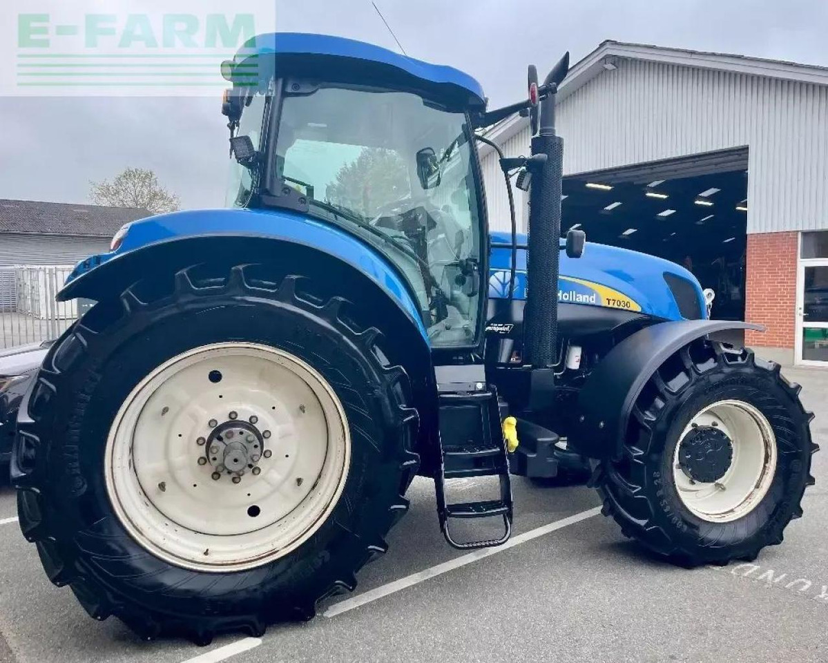New Holland t 7030 - Tracteur agricole: photos 5 New Holland t 7030 - Tracteur agricole: photos 5