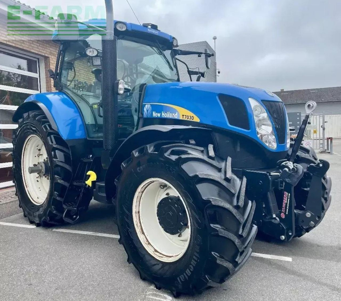 New Holland t 7030 - Tracteur agricole: photos 4 New Holland t 7030 - Tracteur agricole: photos 4