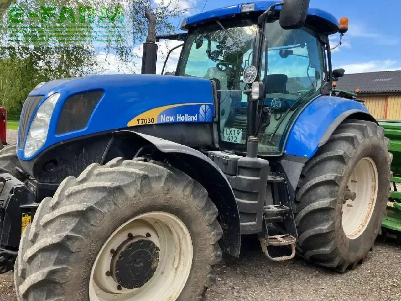 New Holland t 7030 pc PC - Tracteur agricole: photos 1 New Holland t 7030 pc PC - Tracteur agricole: photos 1