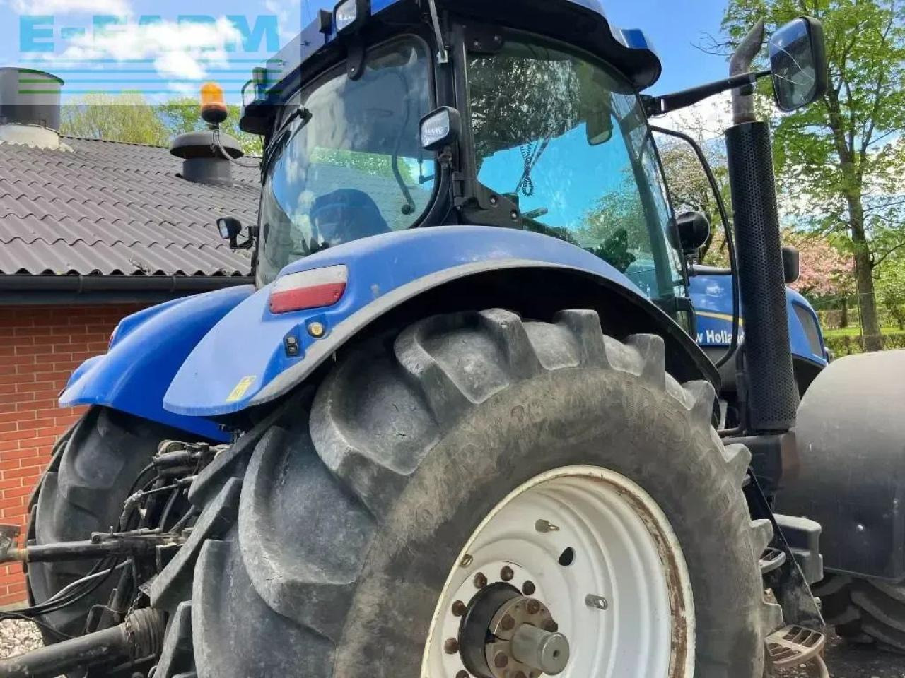 New Holland t 7030 pc PC - Tracteur agricole: photos 3 New Holland t 7030 pc PC - Tracteur agricole: photos 3