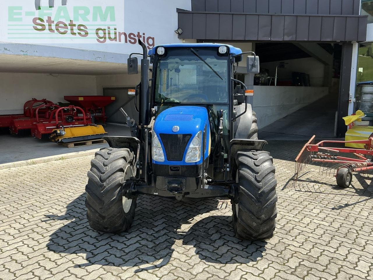 New Holland t4020 deluxe Deluxe - Tracteur agricole: photos 3 New Holland t4020 deluxe Deluxe - Tracteur agricole: photos 3