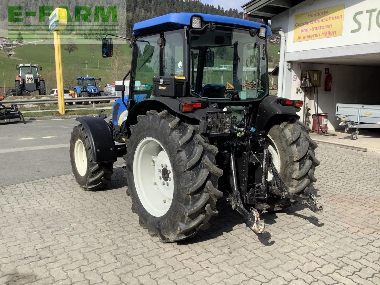 New Holland t4020 deluxe Deluxe - Tracteur agricole: photos 4 New Holland t4020 deluxe Deluxe - Tracteur agricole: photos 4