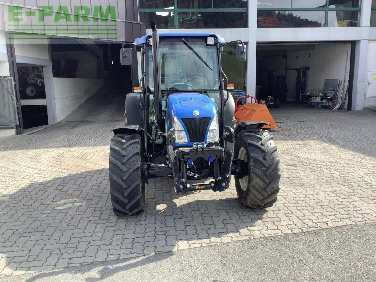 New Holland t4020 deluxe Deluxe - Tracteur agricole: photos 2 New Holland t4020 deluxe Deluxe - Tracteur agricole: photos 2