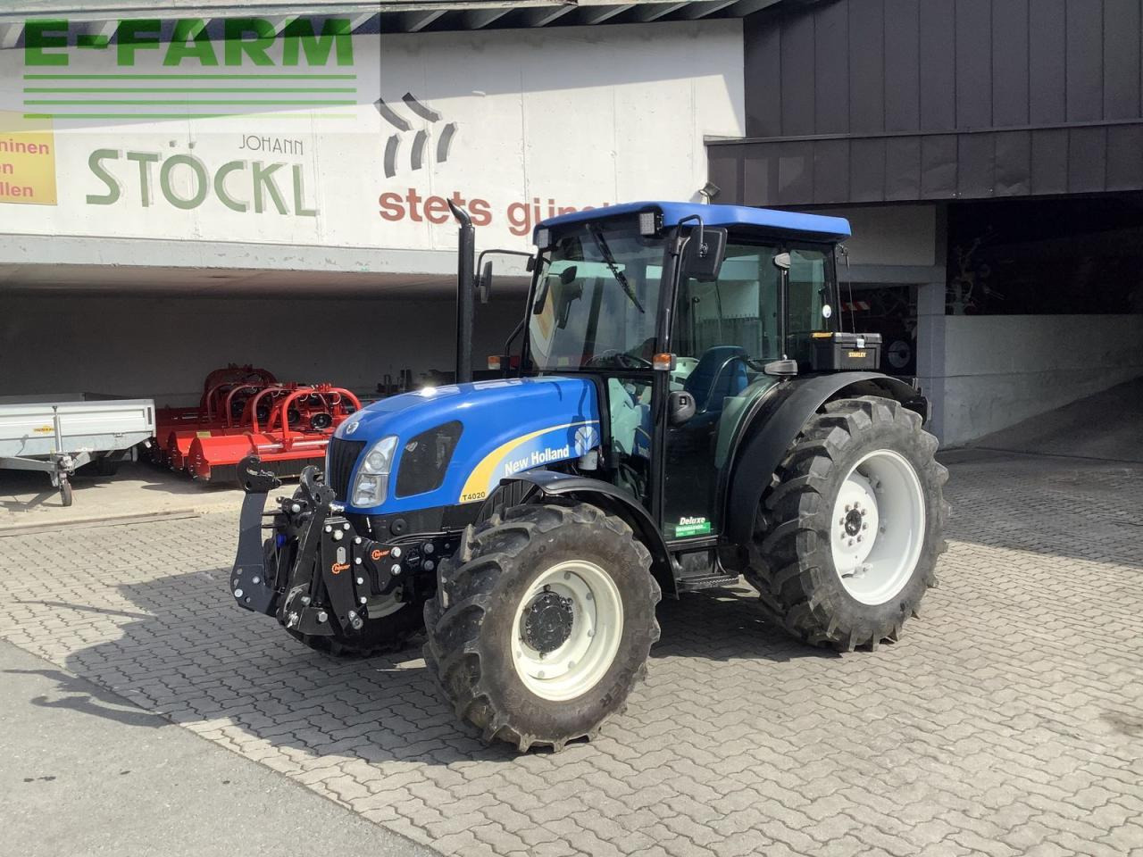New Holland t4020 deluxe Deluxe - Tracteur agricole: photos 1 New Holland t4020 deluxe Deluxe - Tracteur agricole: photos 1