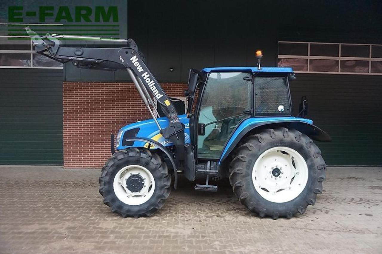 New Holland t5040 nur 860 std. - Tracteur agricole: photos 5 New Holland t5040 nur 860 std. - Tracteur agricole: photos 5