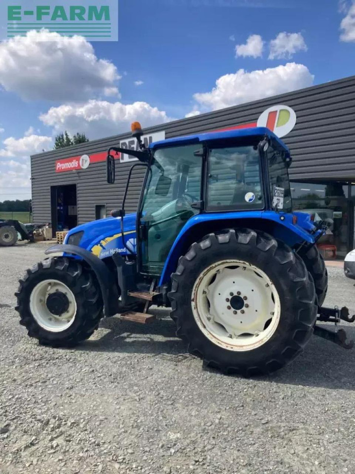 New Holland t5050 - Tracteur agricole: photos 1 New Holland t5050 - Tracteur agricole: photos 1