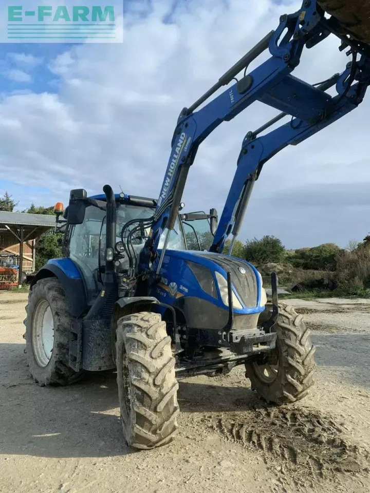 New Holland t6.125 electrocommand t4b - Tracteur agricole: photos 1 New Holland t6.125 electrocommand t4b - Tracteur agricole: photos 1