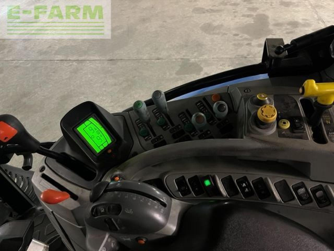 New Holland t6.175 - Tracteur agricole: photos 4 New Holland t6.175 - Tracteur agricole: photos 4