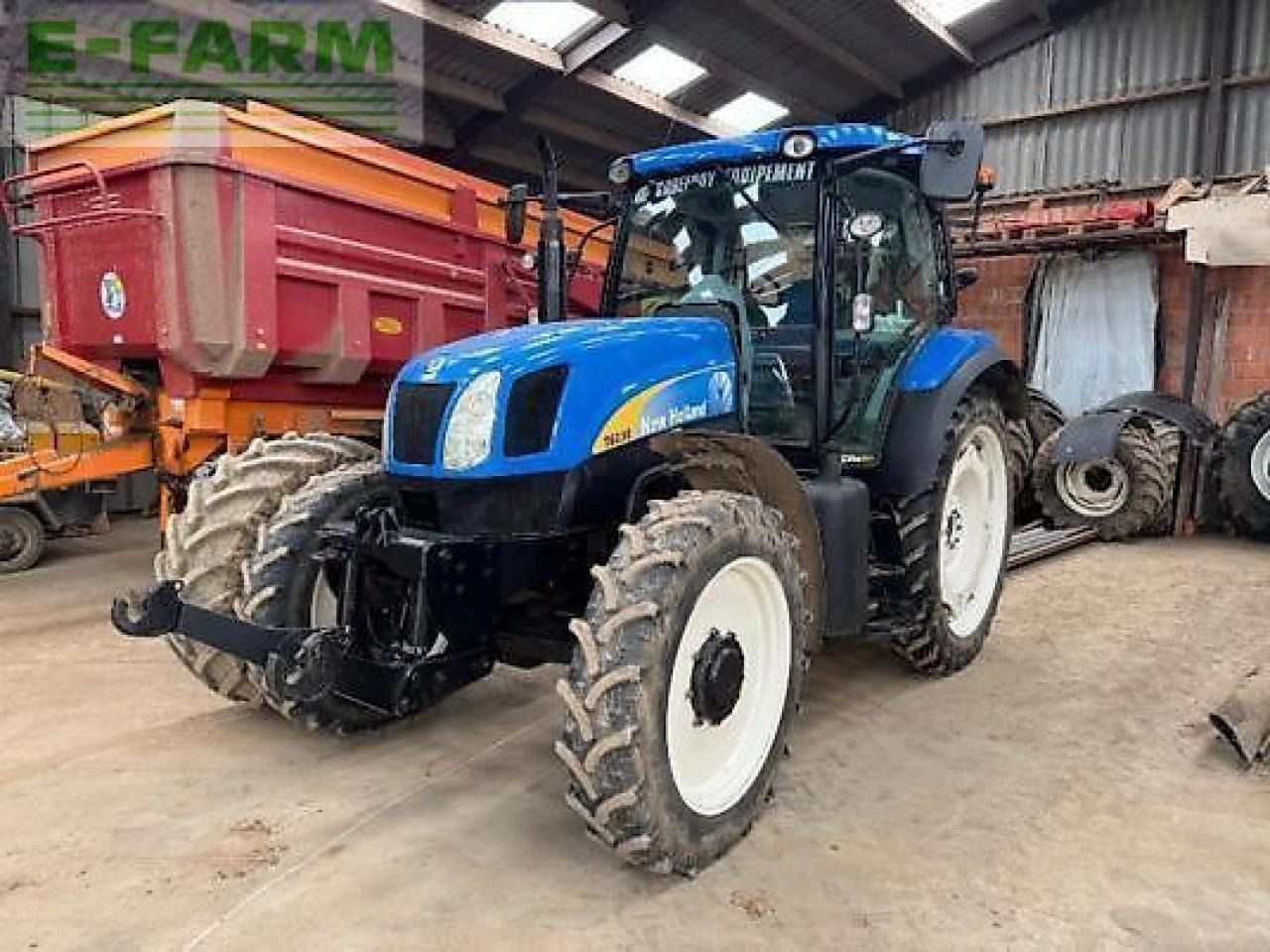 New Holland t6030 - Tracteur agricole: photos 1 New Holland t6030 - Tracteur agricole: photos 1