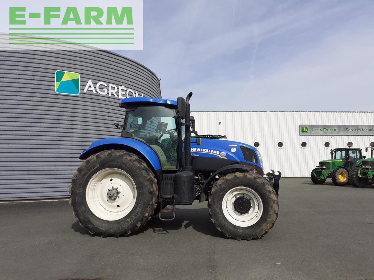 New Holland t7 200 - Tracteur agricole: photos 2 New Holland t7 200 - Tracteur agricole: photos 2