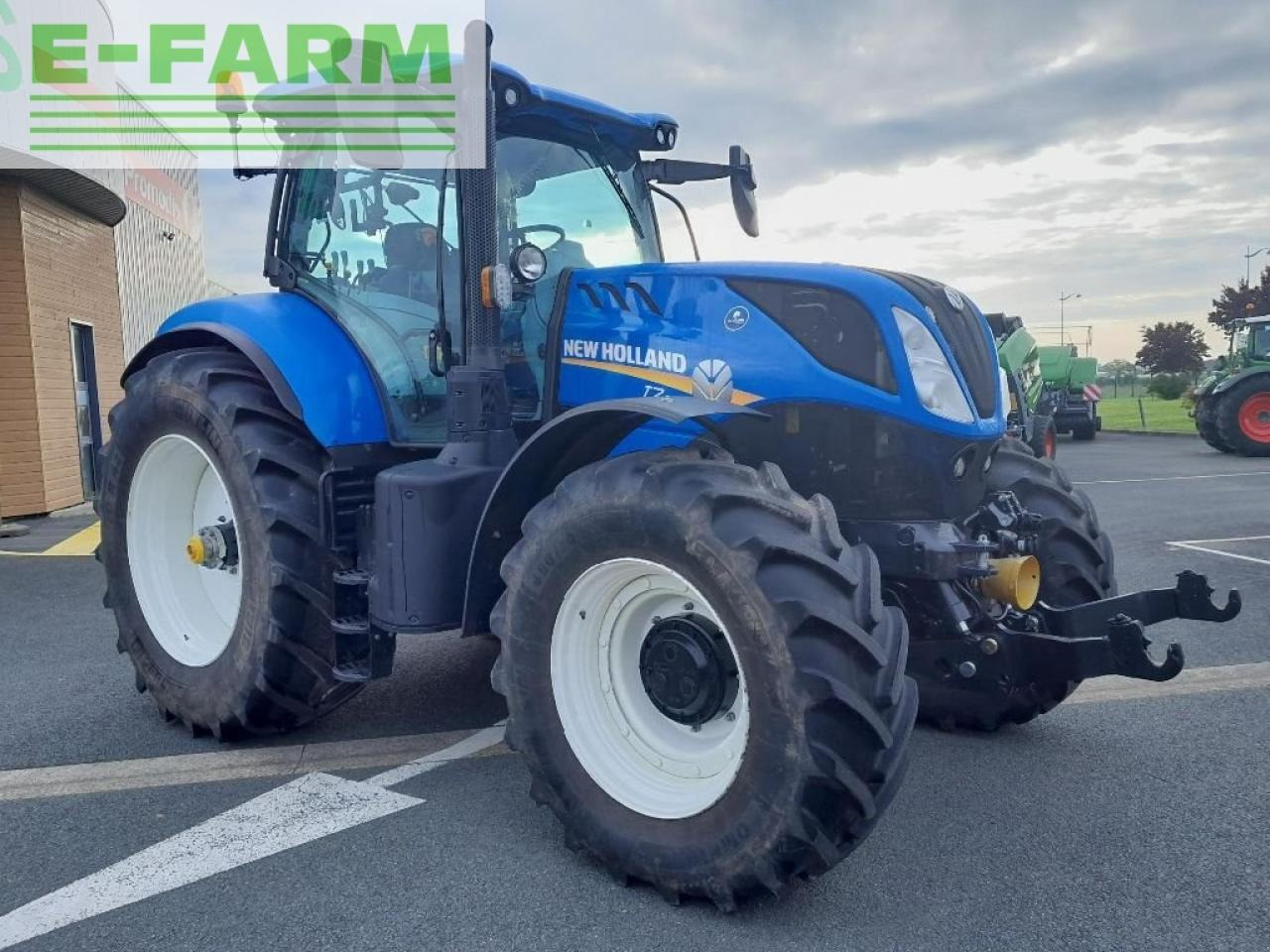 New Holland t7.210 pc - Tracteur agricole: photos 1 New Holland t7.210 pc - Tracteur agricole: photos 1