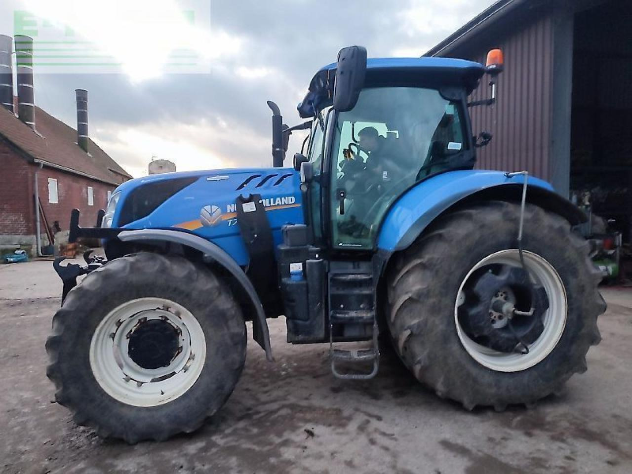 New Holland t7.230 ac - Tracteur agricole: photos 2 New Holland t7.230 ac - Tracteur agricole: photos 2