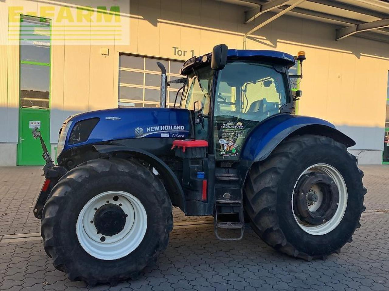 New Holland t7.270 auto command - Tracteur agricole: photos 3 New Holland t7.270 auto command - Tracteur agricole: photos 3