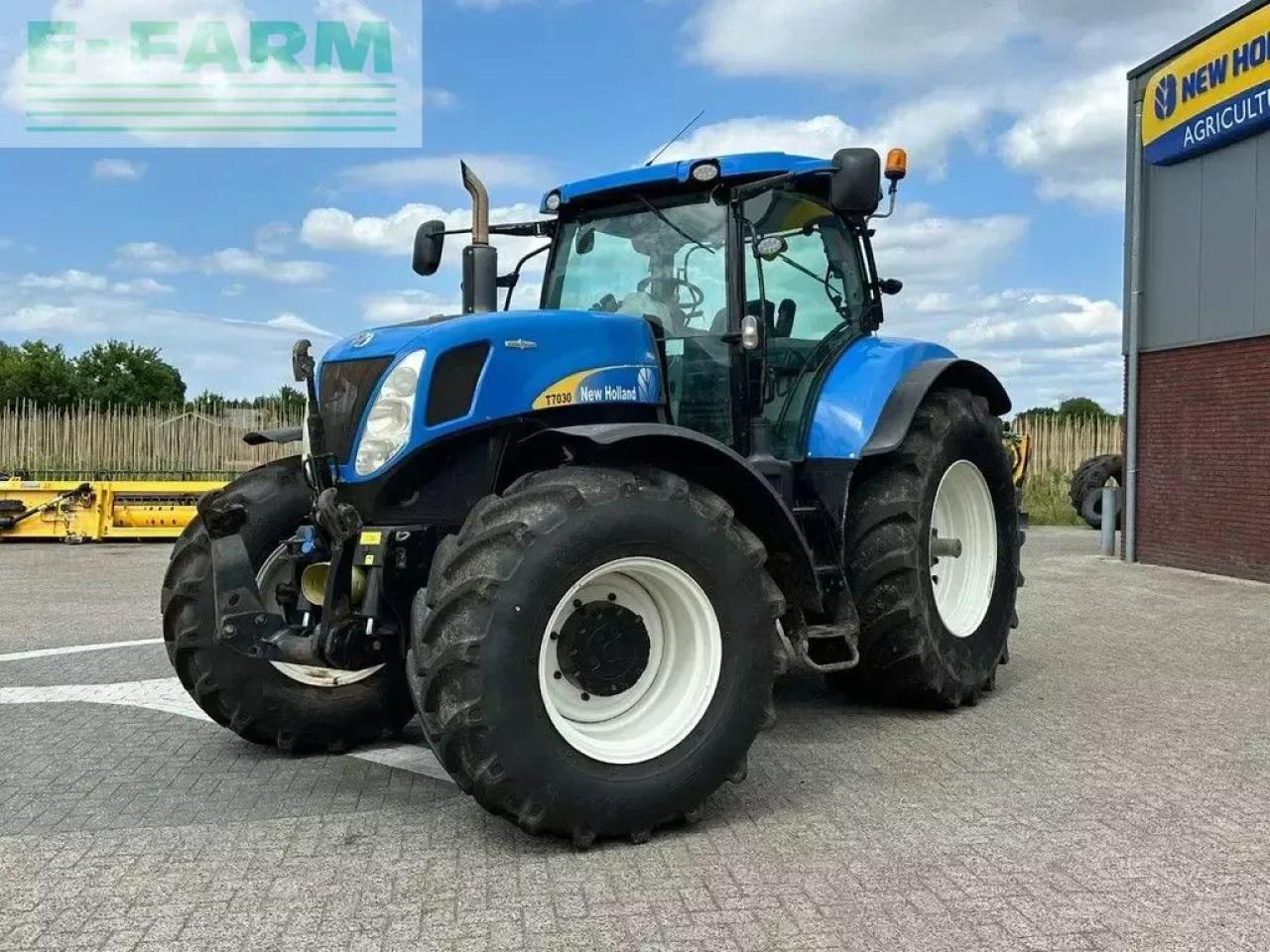 New Holland t7030 autocommand - Tracteur agricole: photos 3 New Holland t7030 autocommand - Tracteur agricole: photos 3