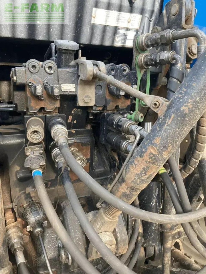 New Holland t7030 power command - Tracteur agricole: photos 4 New Holland t7030 power command - Tracteur agricole: photos 4