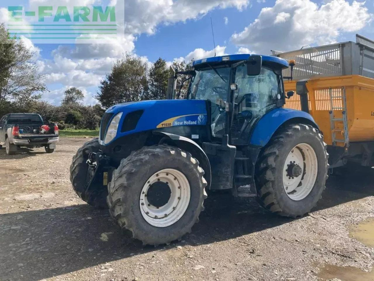 New Holland t7030 power command - Tracteur agricole: photos 1 New Holland t7030 power command - Tracteur agricole: photos 1