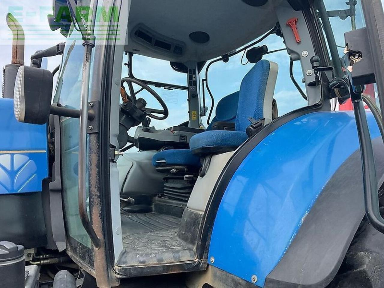 New Holland t7050 - Tracteur agricole: photos 5 New Holland t7050 - Tracteur agricole: photos 5