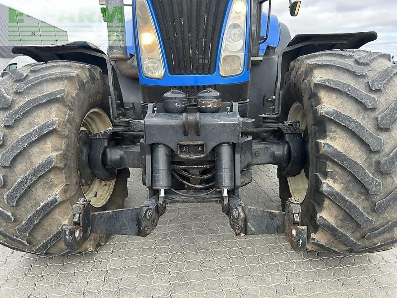 New Holland t8050 - Tracteur agricole: photos 4 New Holland t8050 - Tracteur agricole: photos 4