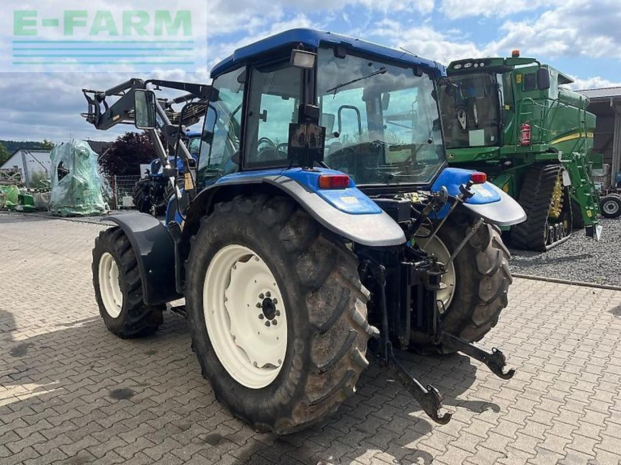 New Holland tl 90 a A - Tracteur agricole: photos 4 New Holland tl 90 a A - Tracteur agricole: photos 4