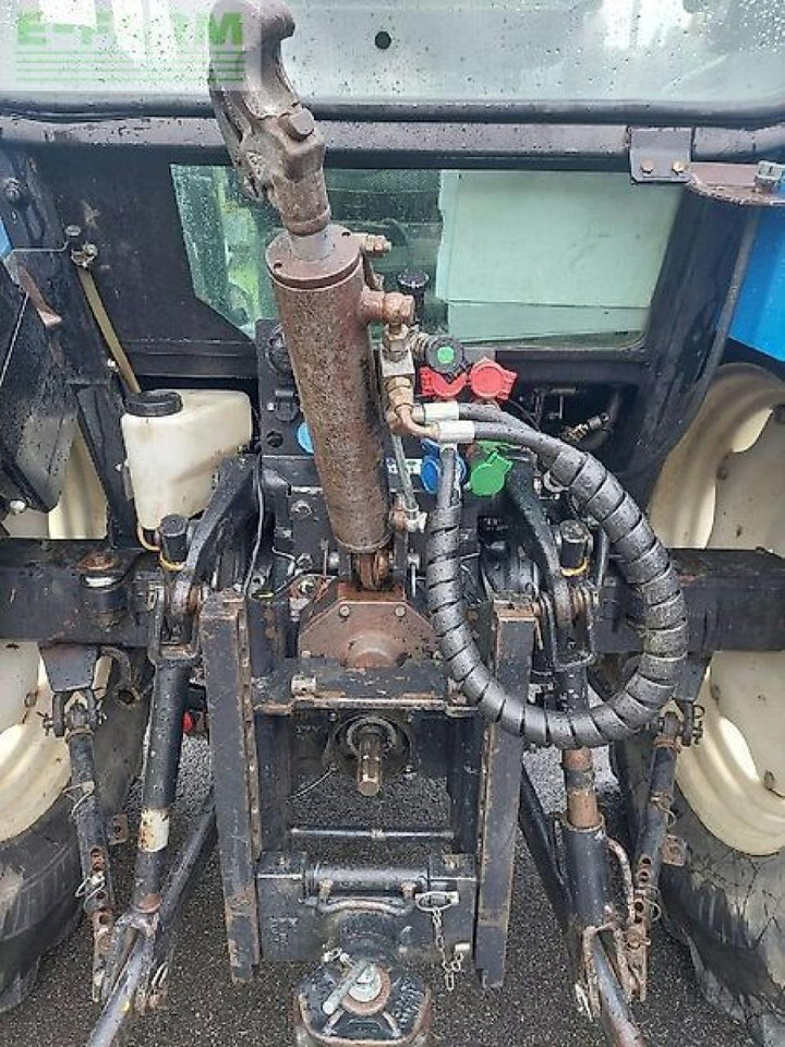New Holland tl 90 a A - Tracteur agricole: photos 4 New Holland tl 90 a A - Tracteur agricole: photos 4