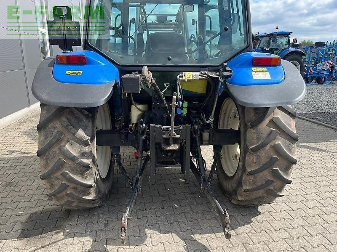 New Holland tl 90 a A - Tracteur agricole: photos 5 New Holland tl 90 a A - Tracteur agricole: photos 5