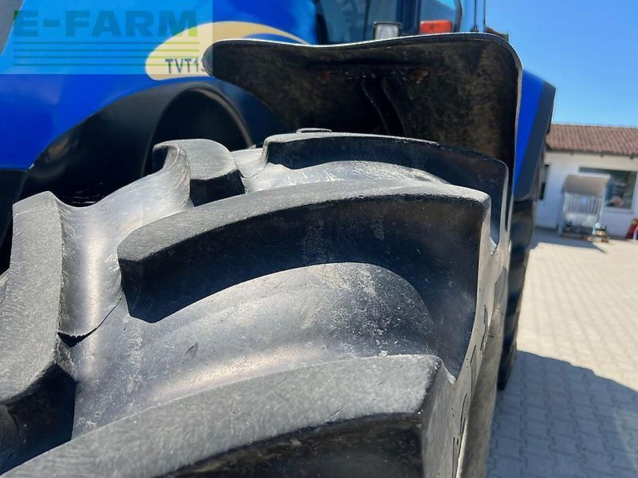 New Holland tvt 135 - Tracteur agricole: photos 2 New Holland tvt 135 - Tracteur agricole: photos 2