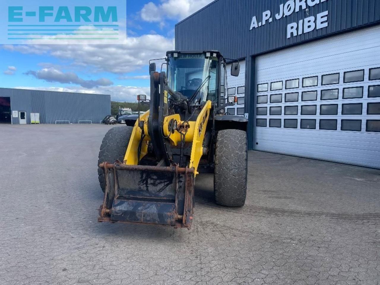 New Holland w 190 - Mini pelle: photos 5 New Holland w 190 - Mini pelle: photos 5