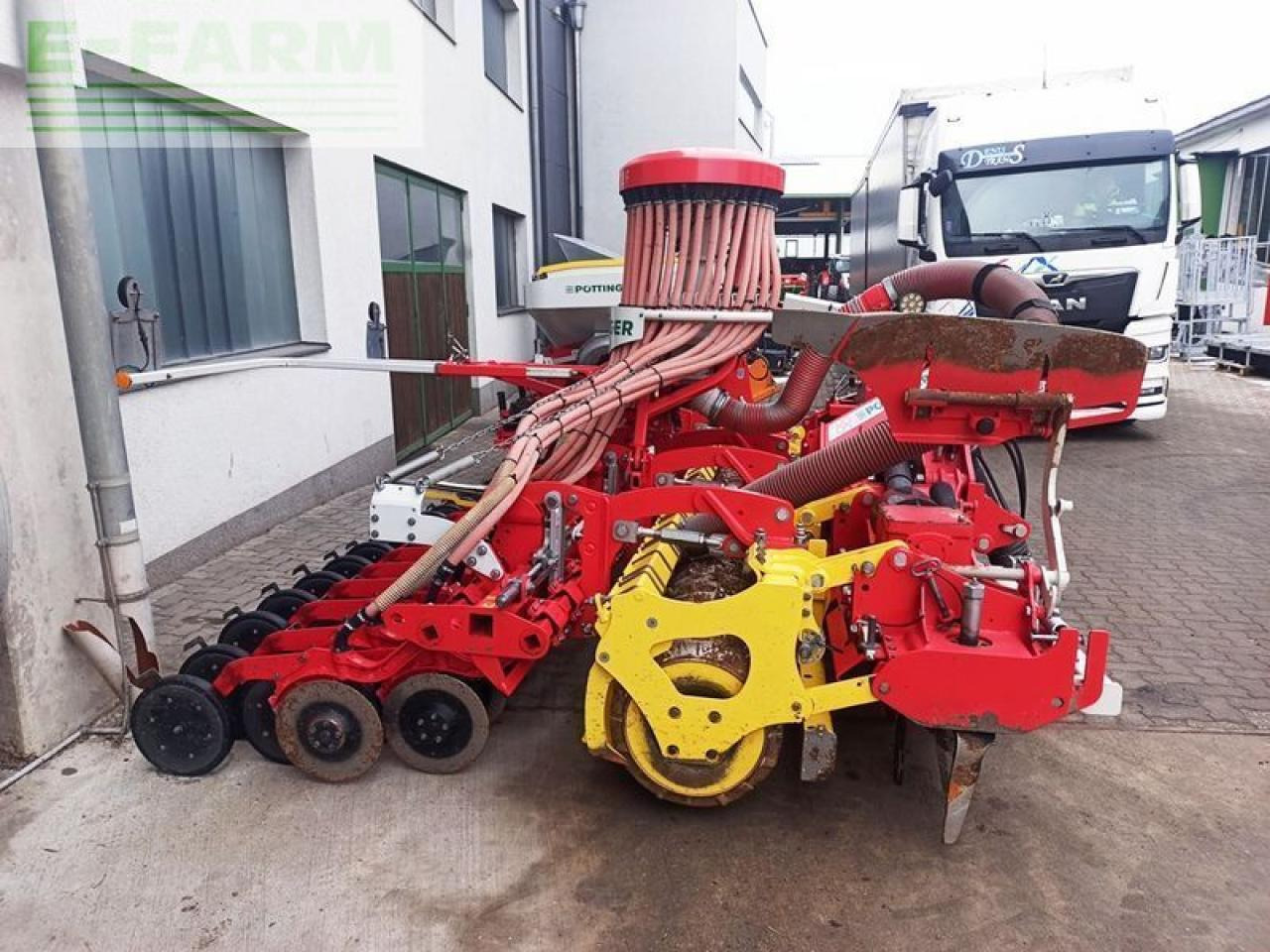 Pöttinger 4 m säkombination pneumatisch klappbar - Combiné de semis: photos 4 Pöttinger 4 m säkombination pneumatisch klappbar - Combiné de semis: photos 4