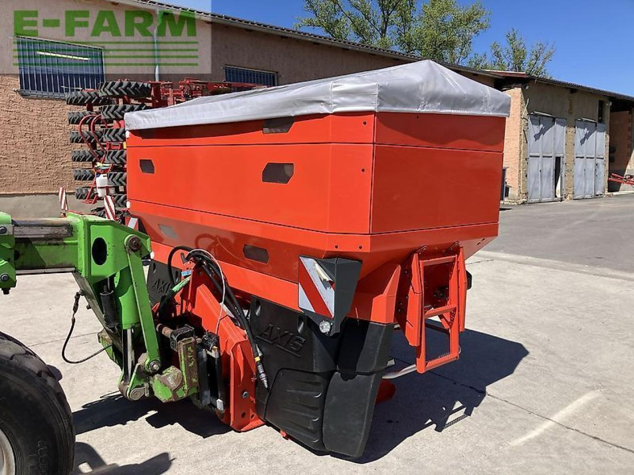 Rauch axis 50.2 emc+w *5200l behältervolumen* - Distributeur d'engrais: photos 1 Rauch axis 50.2 emc+w *5200l behältervolumen* - Distributeur d'engrais: photos 1