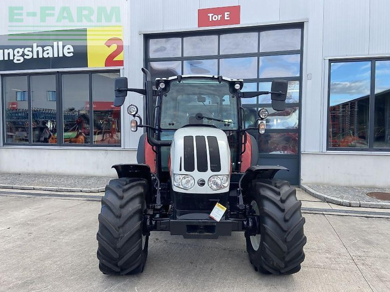 Steyr 4075 kompakt - Tracteur agricole: photos 2 Steyr 4075 kompakt - Tracteur agricole: photos 2