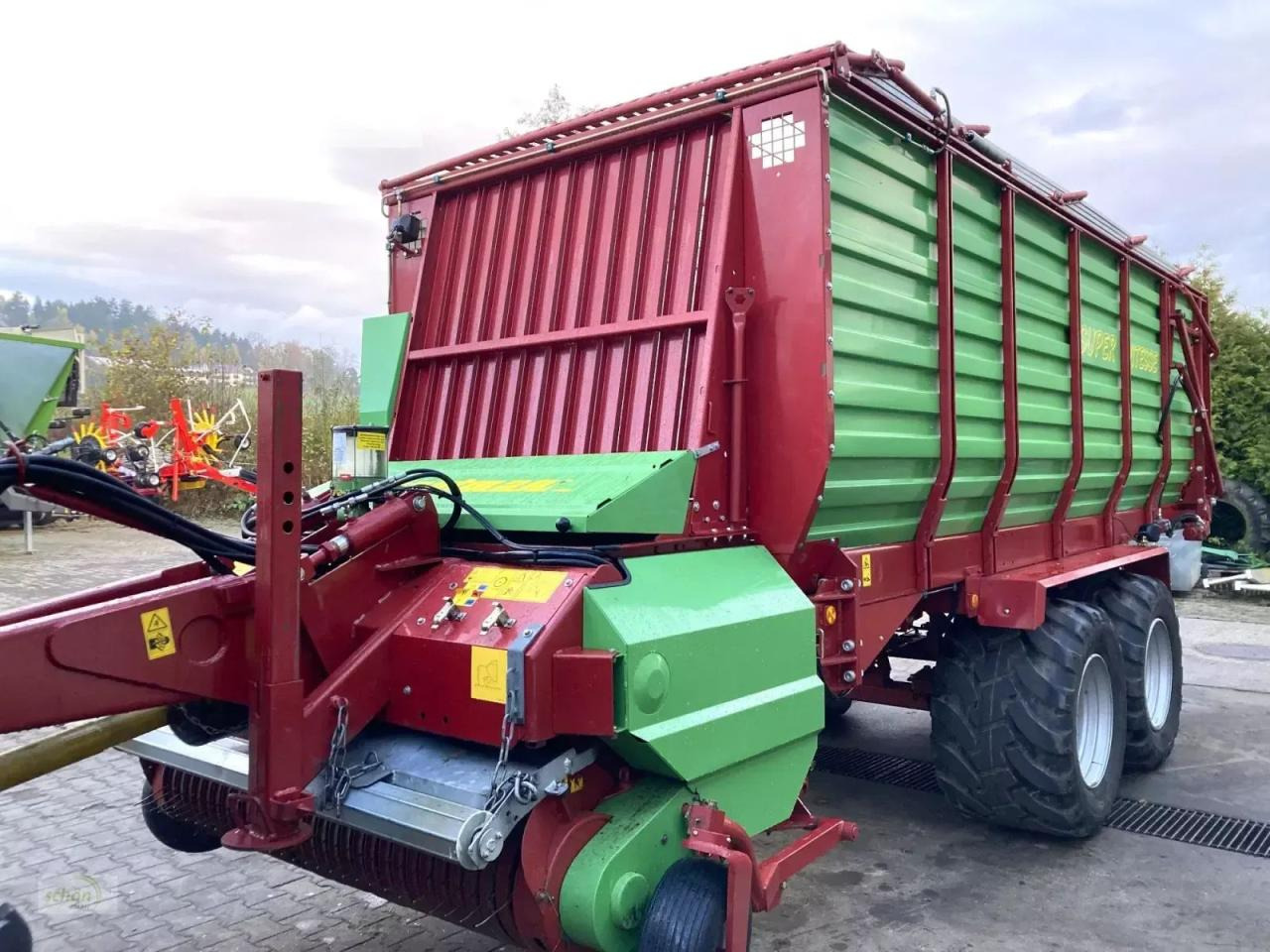 Strautmann super-vitesse 2 h - mit großem fahrwerk und nachlauflenkachse - Autochargeuse: photos 1 Strautmann super-vitesse 2 h - mit großem fahrwerk und nachlauflenkachse - Autochargeuse: photos 1