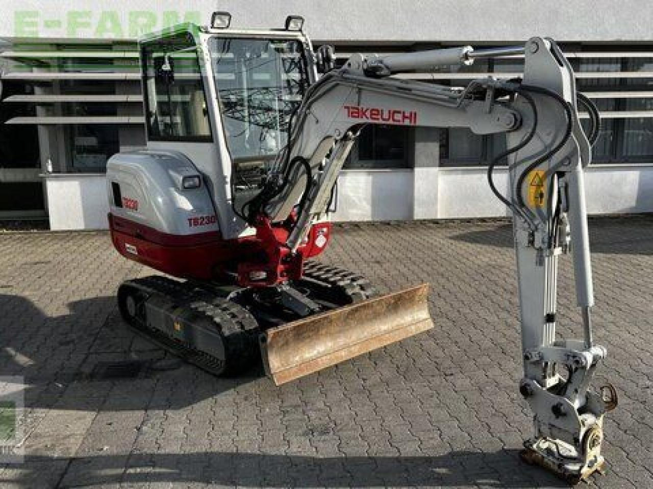Takeuchi tb 230 - Mini pelle: photos 2 Takeuchi tb 230 - Mini pelle: photos 2