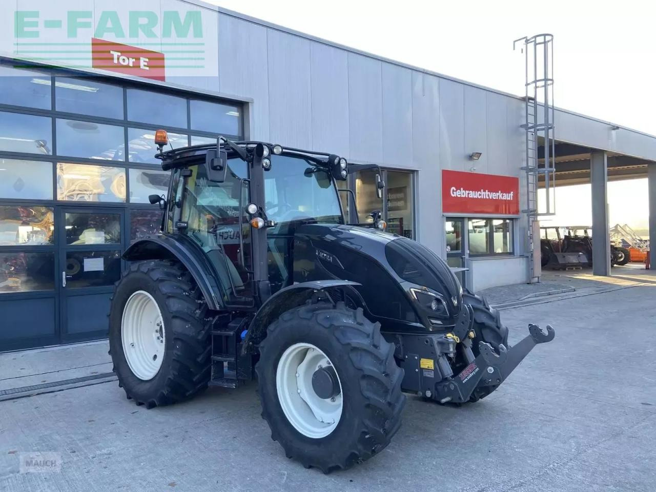 Valtra a 114 - Tracteur agricole: photos 3 Valtra a 114 - Tracteur agricole: photos 3