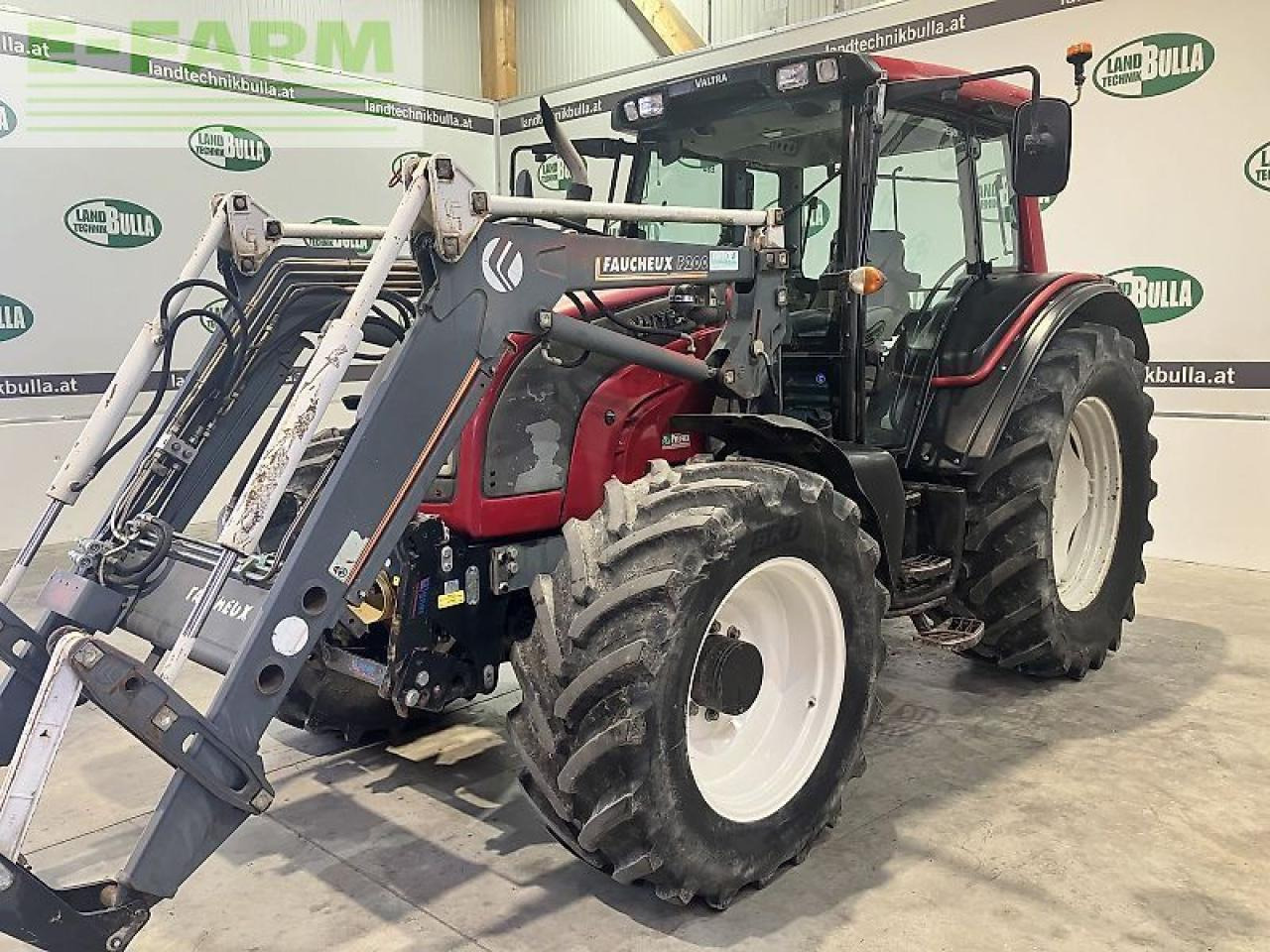 Valtra n 111 e hi-tech - Tracteur agricole: photos 1 Valtra n 111 e hi-tech - Tracteur agricole: photos 1