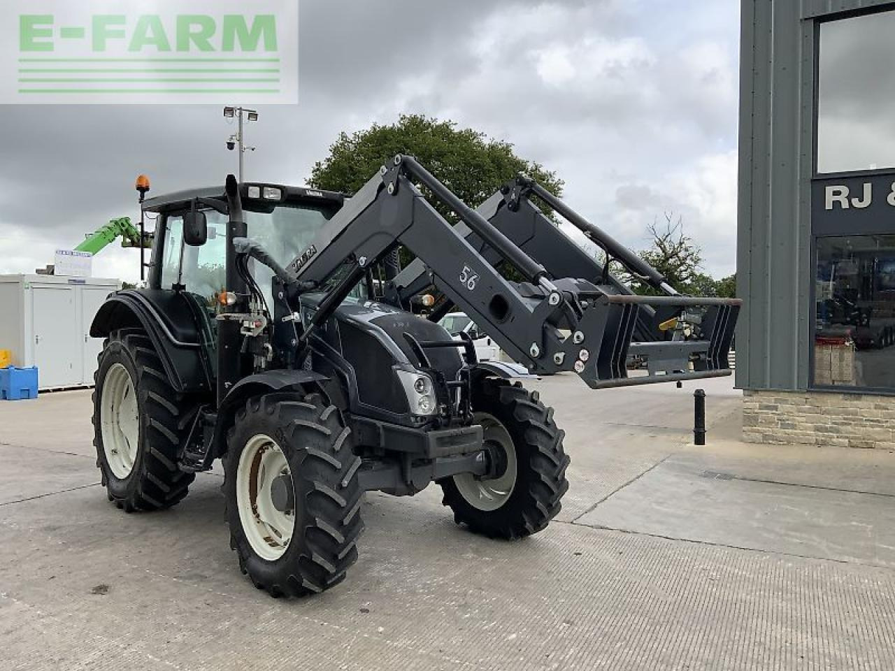 Valtra n103 hi tech (st23719) - Tracteur agricole: photos 3 Valtra n103 hi tech (st23719) - Tracteur agricole: photos 3