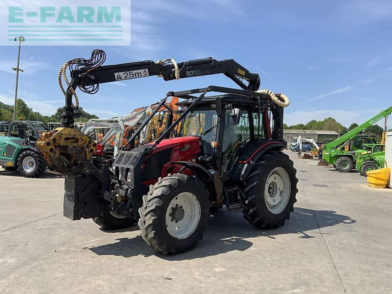Valtra n123 hi tech tractor with roof mounted botex 560tl crane (st23285) - Tracteur agricole: photos 5 Valtra n123 hi tech tractor with roof mounted botex 560tl crane (st23285) - Tracteur agricole: photos 5