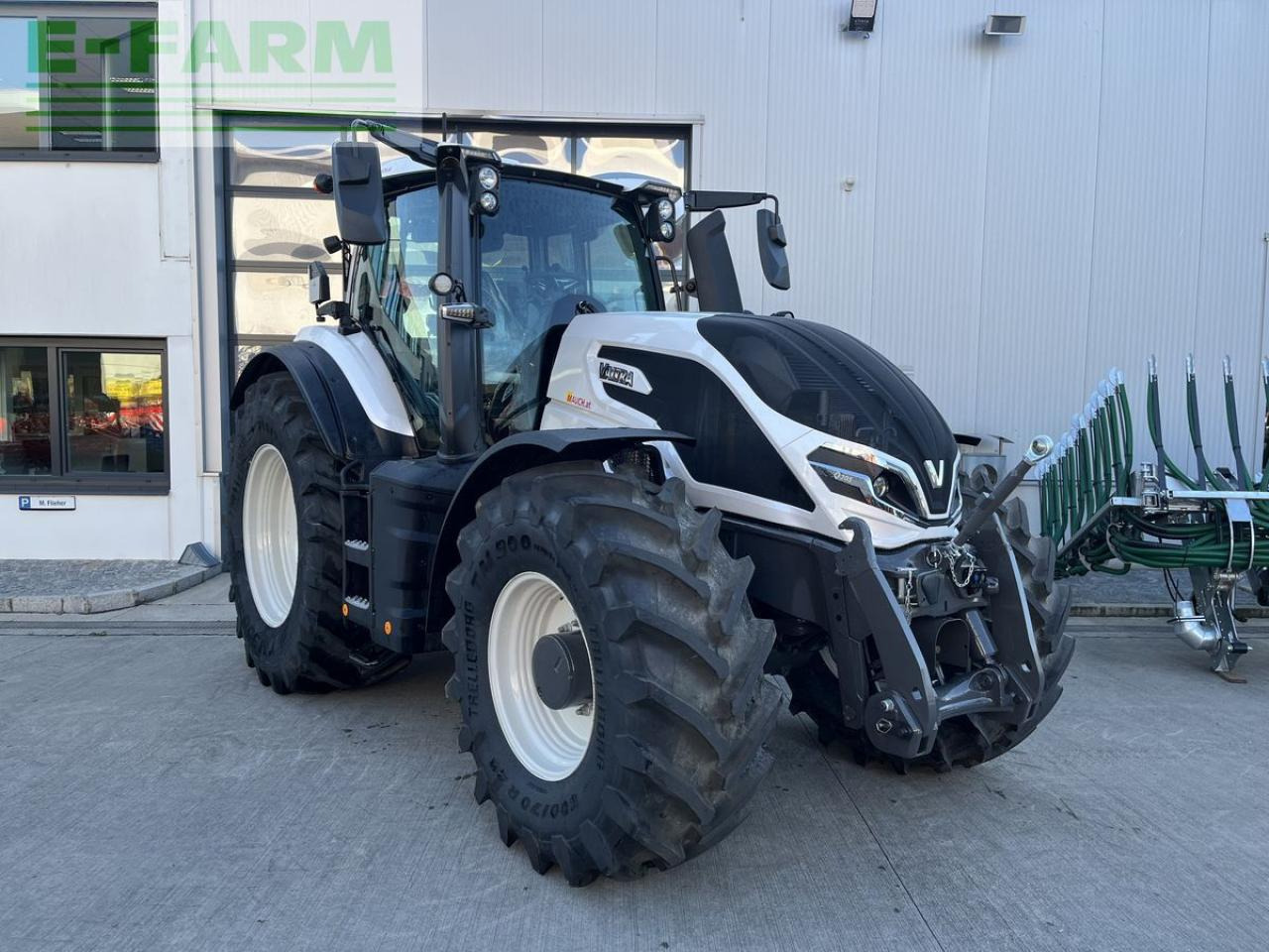 Valtra q305 - Tracteur agricole: photos 1 Valtra q305 - Tracteur agricole: photos 1