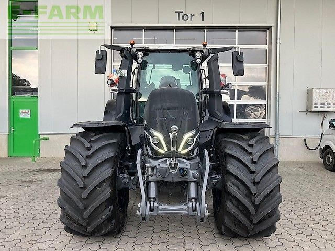 Valtra q305 - Tracteur agricole: photos 5 Valtra q305 - Tracteur agricole: photos 5