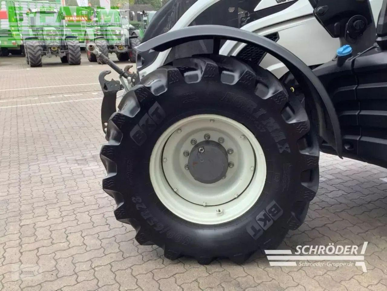 Tracteur agricole Valtra t 174 ed smarttouch | rtk | unlimited: photos 9