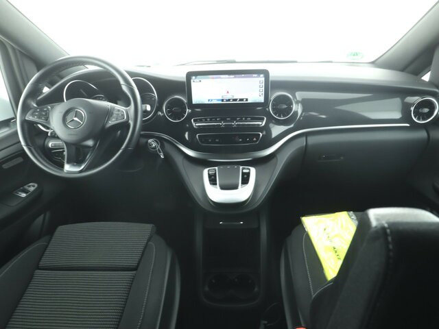 MERCEDES-BENZ EQV 300 lang,6Sitze,Liegepaket,Tisch,Schiebedach... - Transport de personnes, Utilitaire électrique: photos 2 MERCEDES-BENZ EQV 300 lang,6Sitze,Liegepaket,Tisch,Schiebedach... - Transport de personnes, Utilitaire électrique: photos 2