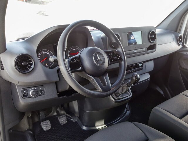MERCEDES-BENZ Sprinter 214 CDI Kasten,3924,MBUX,Kamera - Fourgonnette: photos 4 MERCEDES-BENZ Sprinter 214 CDI Kasten,3924,MBUX,Kamera - Fourgonnette: photos 4