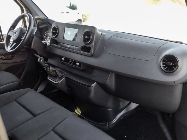 MERCEDES-BENZ Sprinter 214 CDI Kasten,3924,MBUX,Kamera - Fourgonnette: photos 3 MERCEDES-BENZ Sprinter 214 CDI Kasten,3924,MBUX,Kamera - Fourgonnette: photos 3