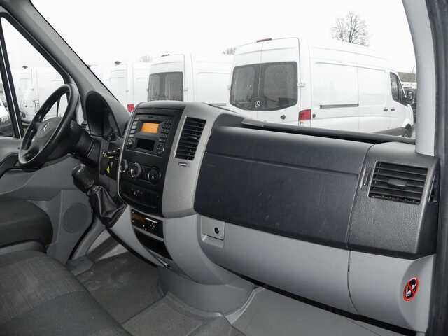 MERCEDES-BENZ Sprinter 311 CDI DOKA Pritsche,AHK,Standheizung - Véhicule utilitaire plateau baché, Utilitaire double cabine: photos 2 MERCEDES-BENZ Sprinter 311 CDI DOKA Pritsche,AHK,Standheizung - Véhicule utilitaire plateau baché, Utilitaire double cabine: photos 2