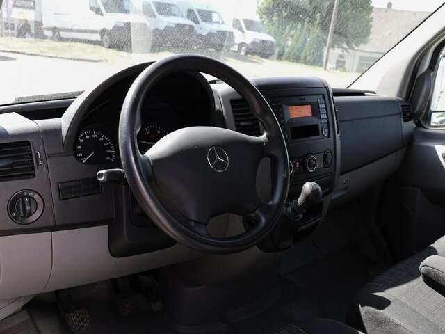 MERCEDES-BENZ Sprinter 316CDI Pritsche,Allrad,Klima... - Véhicule utilitaire plateau baché: photos 4 MERCEDES-BENZ Sprinter 316CDI Pritsche,Allrad,Klima... - Véhicule utilitaire plateau baché: photos 4