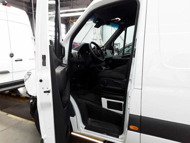 MERCEDES-BENZ Sprinter 317 CDI,3665mm,Automatik,Kamera - Fourgon utilitaire: photos 2 MERCEDES-BENZ Sprinter 317 CDI,3665mm,Automatik,Kamera - Fourgon utilitaire: photos 2