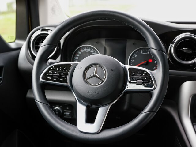 MERCEDES-BENZ T 180 Power Plus,AHK,LED,Navi,Kamera,Tempomat - Transport de personnes: photos 5 MERCEDES-BENZ T 180 Power Plus,AHK,LED,Navi,Kamera,Tempomat - Transport de personnes: photos 5